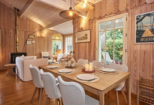 Superb villa with a direct access to the 44ha area