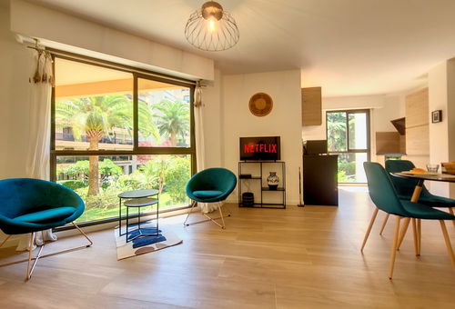 Carefully decorated for this apartment a few steps from Place Massena and...