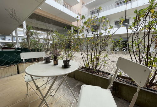 Apartment With Terrace On The Ground Floor Of A Residence With Swimming Pool...