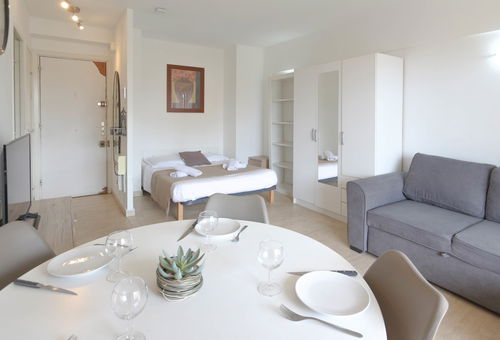 Studio with Huge Terrace close to the beach-Clim Mobile- BENAKEY