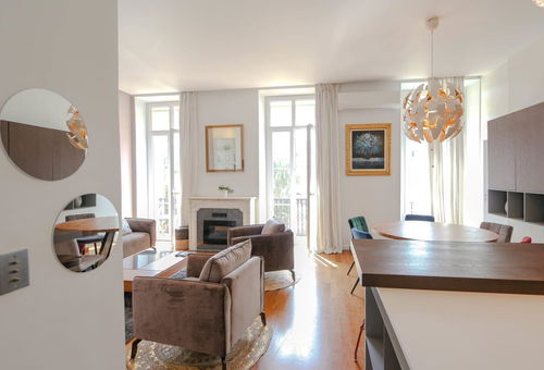 Modern apartment with 3 bedrooms, balcony, communal garden and A/C- Benakey