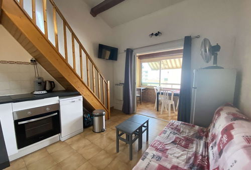 Nice apartment 5mn walking distance from the beach and the historic center of...