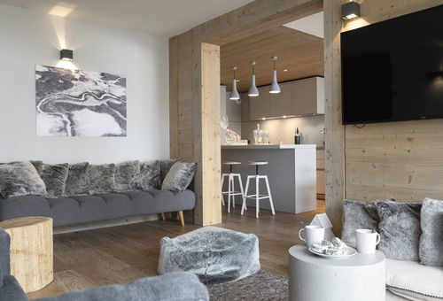 Beautiful modern apartment, ideally located in the center of the resort and...