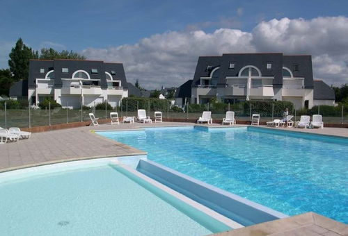 Carnac, at 1km from the beach, the Thalasotherapy and the center of the...