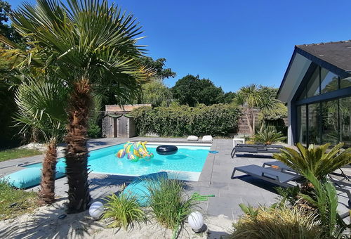 Very nice villa with a pool in a wonderful fenced garden