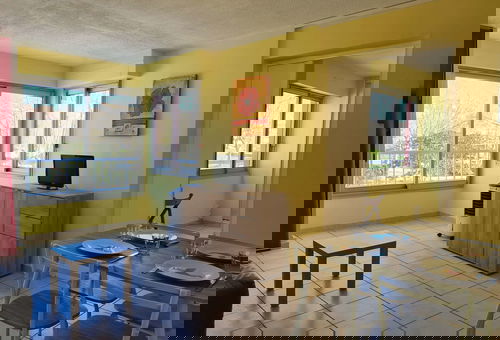 Appartement situé dans le quartier du port, proche de la plage et des...