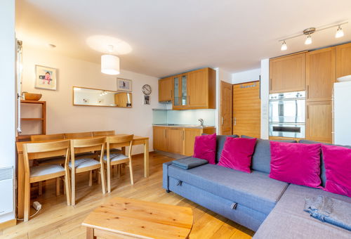 Apartment with a perfect location, close to the shops and the lift