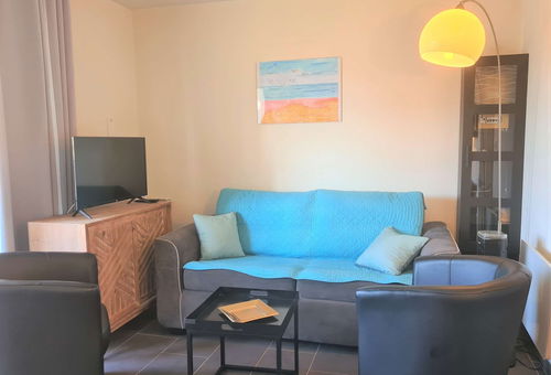 Apartment located in Colline St Martin district, close to the beach, the...
