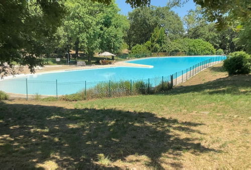 Très jolie villa dans un domaine prestigieux et sécurisé avec piscines,...