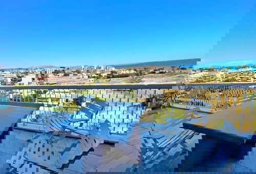 Vue Mer hallucinante pour cet appartement idéalement situé à 200m de la plage