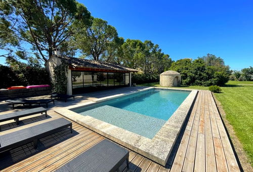 Belle villa contemporaine, piscine et grand jardin