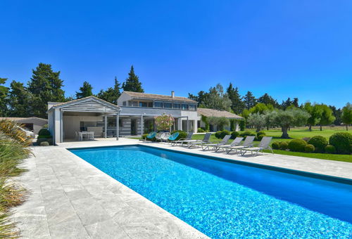 Grand confort et grands espaces pour cette accueillante villa entourée de 20...
