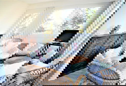 Located a stone's throw from the sea and in a quiet area, this carefully...