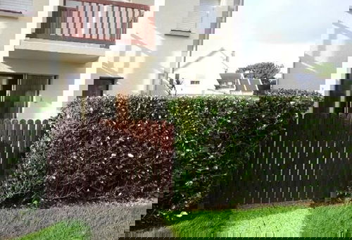 located 150 m from the beach of Courégant, this ground floor apartment for 4...