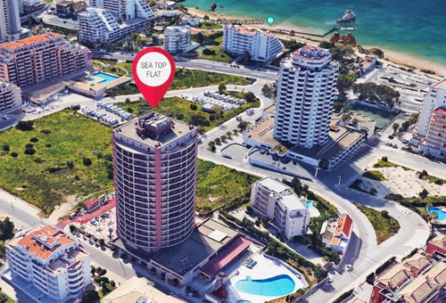 Amazing Green Tower 3 Castle flat with Balcony