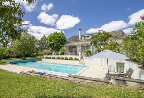 Une belle maison de vacances située à 2 km au nord de Villeneuve sur Lot...