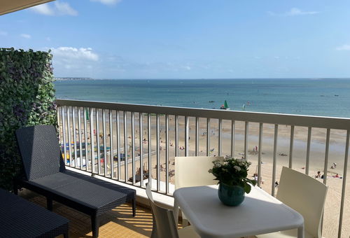 On the 6th floor facing the sea, it will offer you a very beautiful view of...
