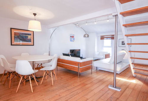Downtown apartment with beautiful terrace and air conditioning- BENAKEY