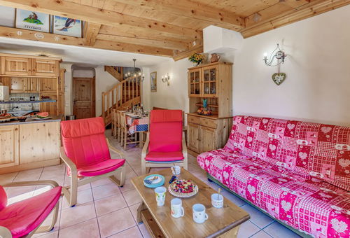 Family triplex apartment in a chalet, with a terrace and a private garage and