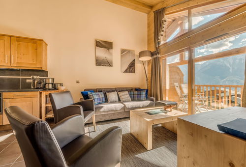 Lumineux et spacieux appartement à la situation idéale proche des pistes, des...