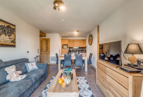 Apartment on the ground floor, south facing terrace, close to the slopes