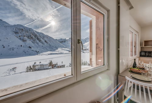 This apartment has a beautiful view of the  lake, Tovière and Grande Motte...