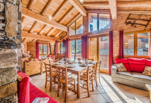 6 rooms 10 people - 90m2, next to the slopes.