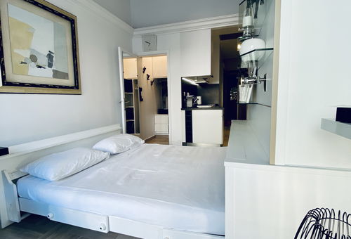 Studio in ideal location overlooking the Majestic Hotel