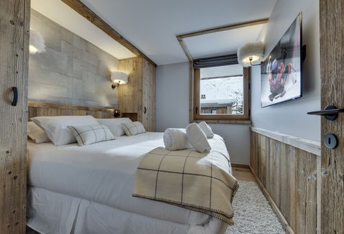 Die Wohnung in Tignes le Lac in der ruhigen Gegend von Almes. Ein paar...