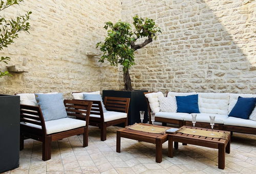Charming house with a perfect location close from the Antioche place