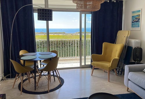 Grand studio vue mer.