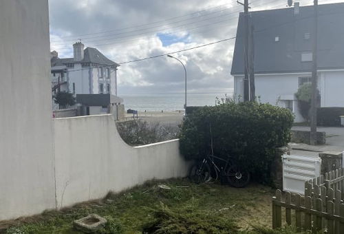 Grande maison vue mer, plage à pieds.