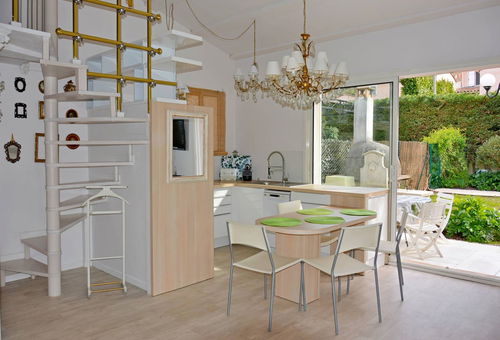 Apartment 2 rooms in Villa in a quiet and residential area 2 km from the...