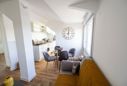 Le orio 12 -  Appartement - Proche Gare - dernier étage * By Locly *
