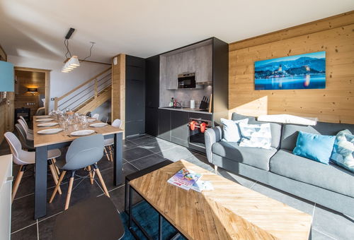 Appartement skis aux pieds haut de gamme sur les pistes, avec vue panoramique