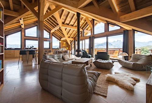 Beautiful and  luxurious underconstruction 14-bed chalet. Located on the...