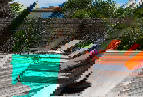 Comfortable and charming villa with heated pool in Bois Plage.