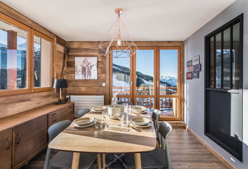 Lovely apartment with a large terrace, a direct access to the slopes and a...