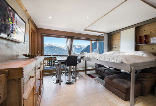 Nice apartment with a perfect location close to the slopes and the shops