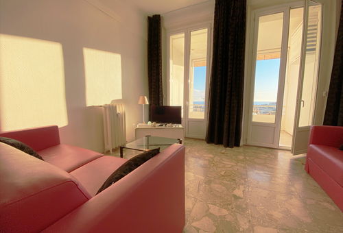 Bel appartement avec terrasse plein sud, et vue mer