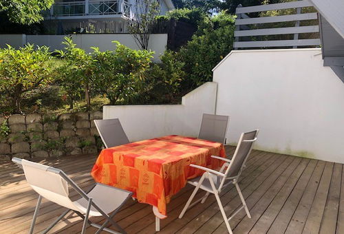 Pyla sur mer, very close to the beach, with a large terrace.