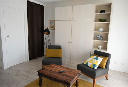 With tennis court, 200m from the beach.