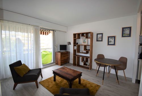 With tennis court, 200m from the beach.