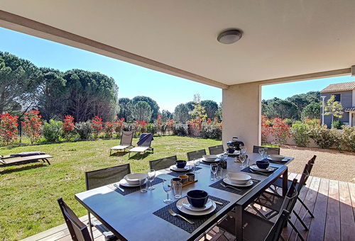 Villa dans résidence avec piscine à deux pas de la plage de Cala Rossa.
