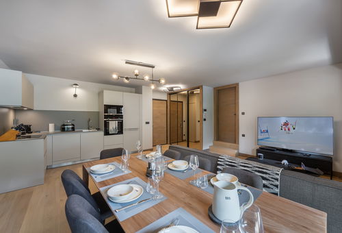 Very nice and contemporary apartment in a luxury residence with pool/spa...
