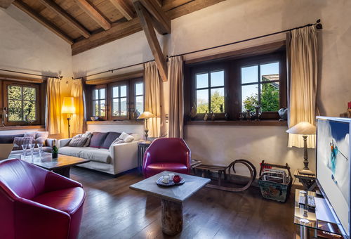 Spacieux et chaleureux chalet avec piscine, sauna et home cinema dans un...