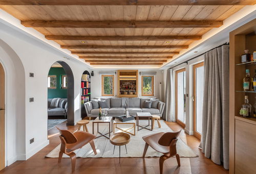 Décoration moderne et élégante pour ce chalet à 350m des remontées du...