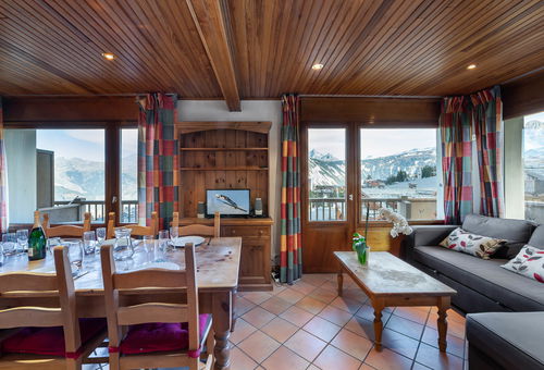 Ski-in, ski-out apartment located in the center area