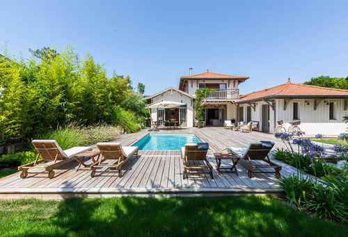 High end quality villa with heated swimming pool.
