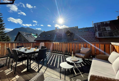 Vue exceptionnelle pour ce spacieux et lumineux chalet dans le village de Puy...